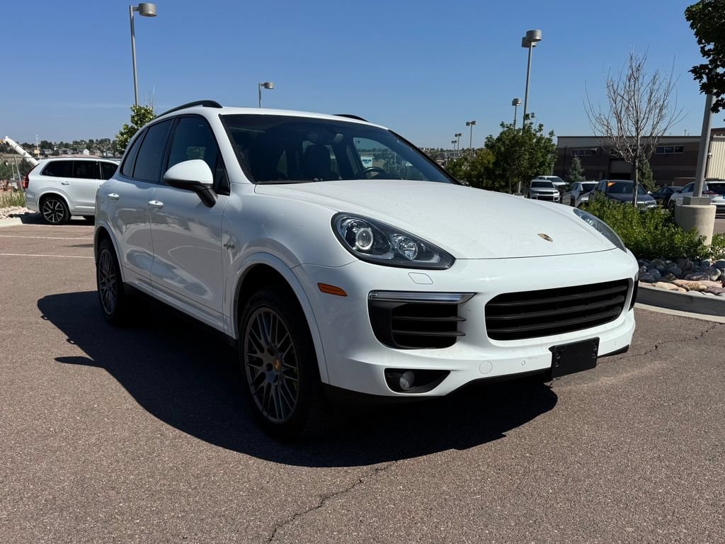 2017 Porsche Cayenne S E-Hybrid Platinum Edition's photo