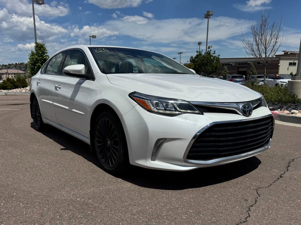 2017 Toyota Avalon XLE Touring's photo