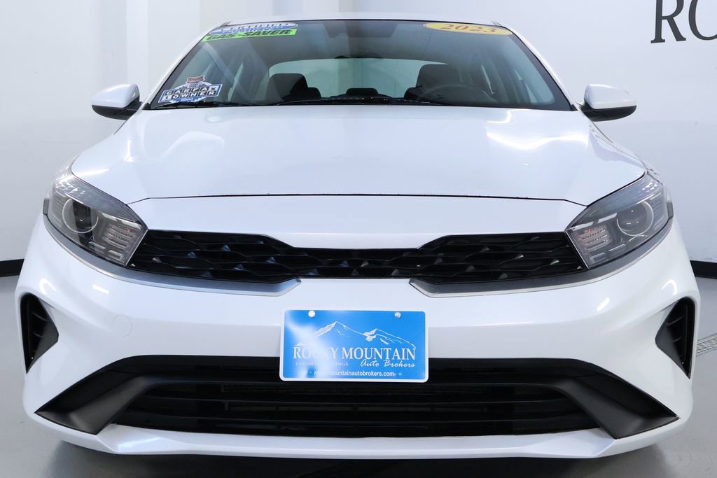 2023 Kia Forte LXS photo 2