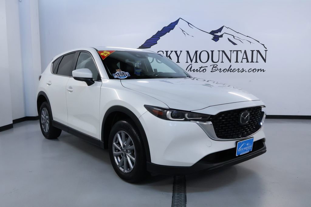 2023 Mazda CX-5 S Preferred package's photo