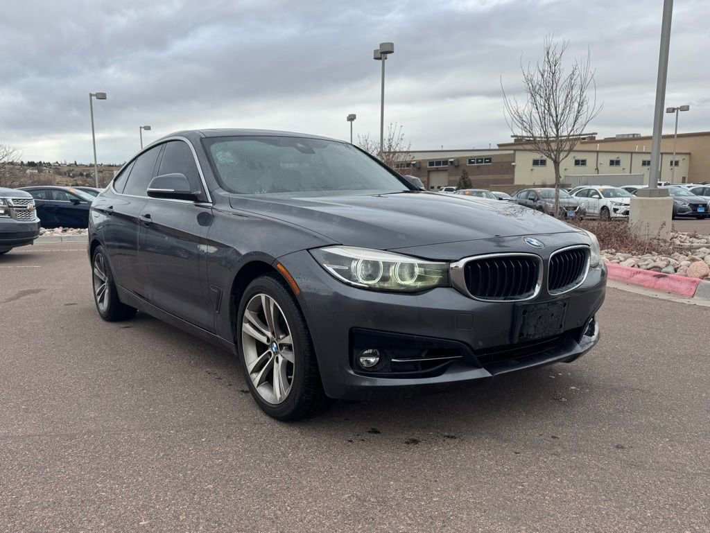 2018 BMW 3 Series 330i's photo