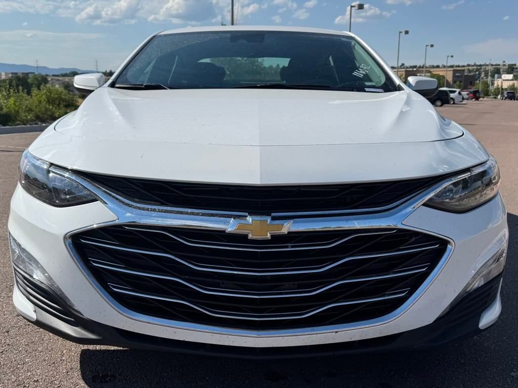 2024 Chevrolet Malibu 1LT photo 2