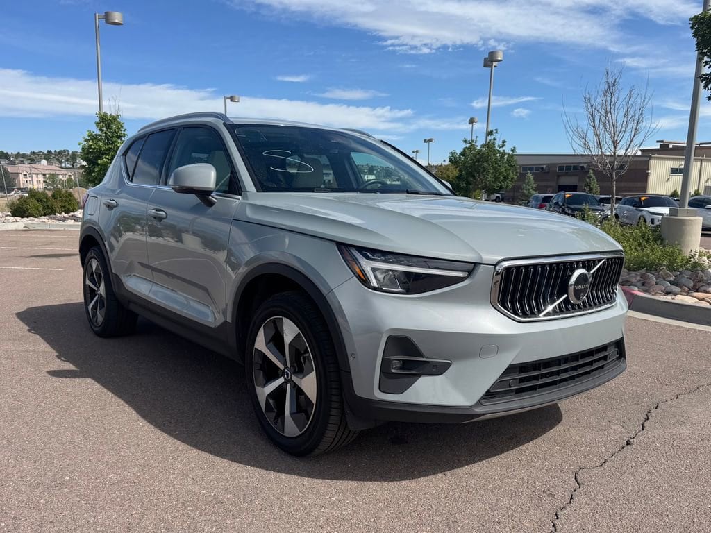 2024 Volvo XC40 B5 Plus Bright AWD's photo