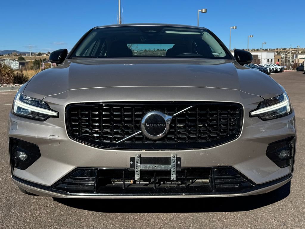 2024 Volvo S60 Core photo 2