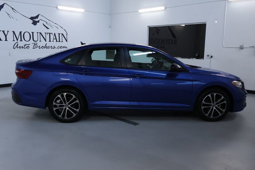 2022 Volkswagen Jetta Sport - Photo 8