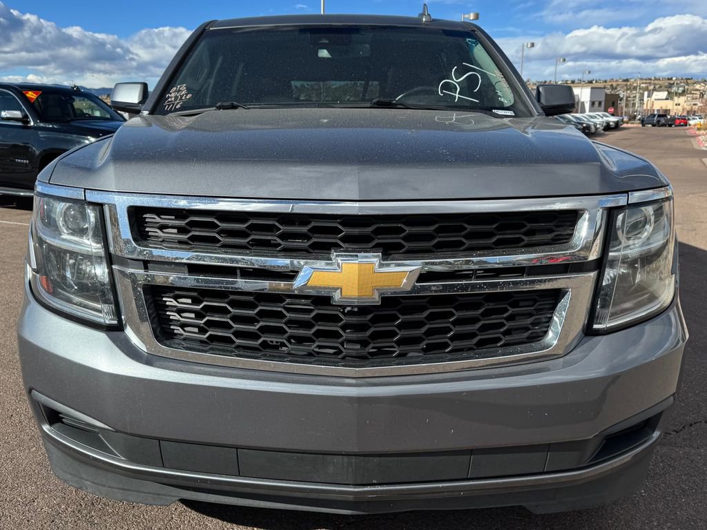2020 Chevrolet Suburban LT photo 2