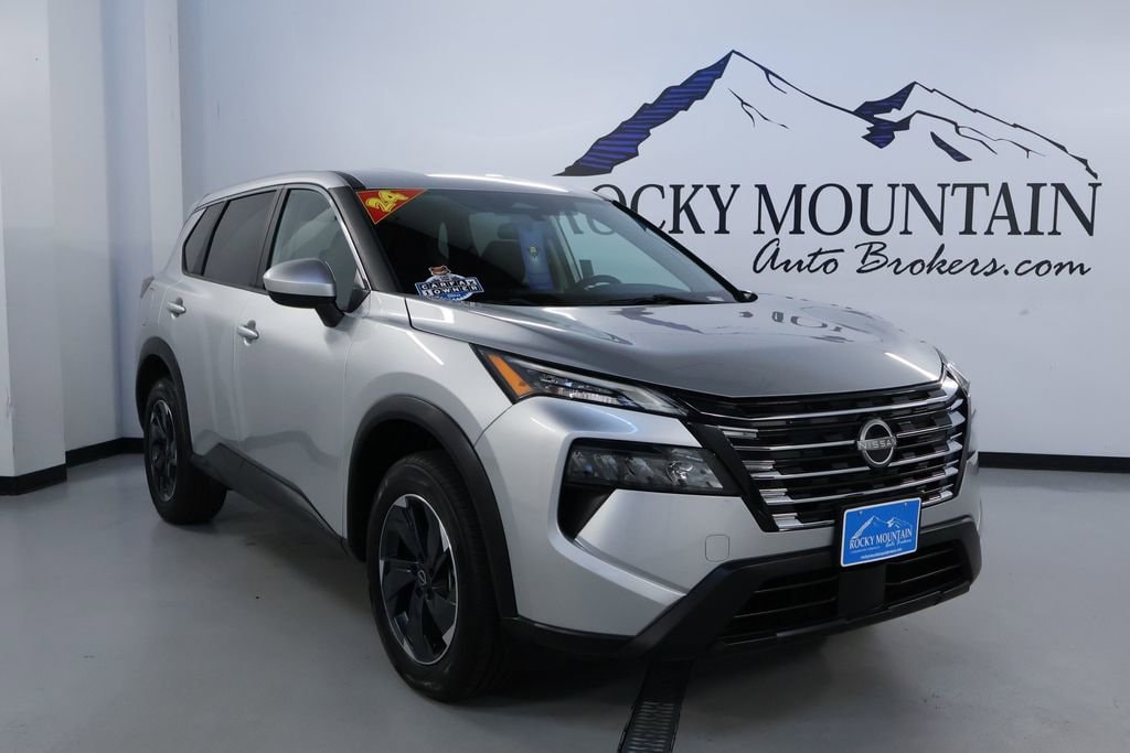 2024 Nissan Rogue SV's photo