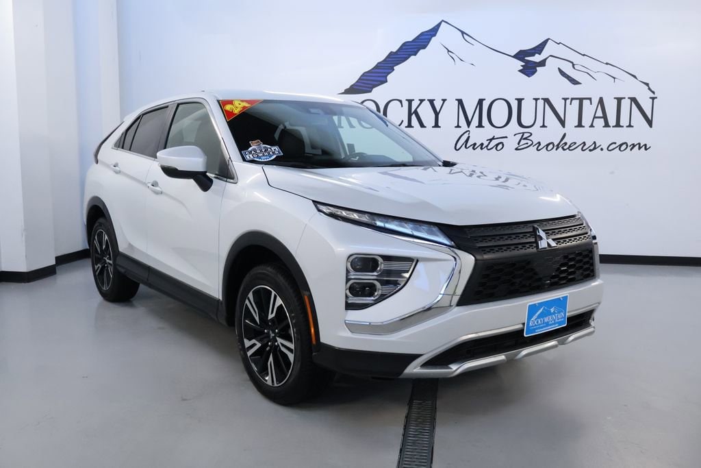 2024 Mitsubishi Eclipse Cross SE's photo