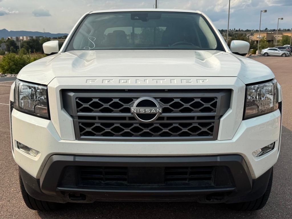 2024 Nissan Frontier SV photo 2