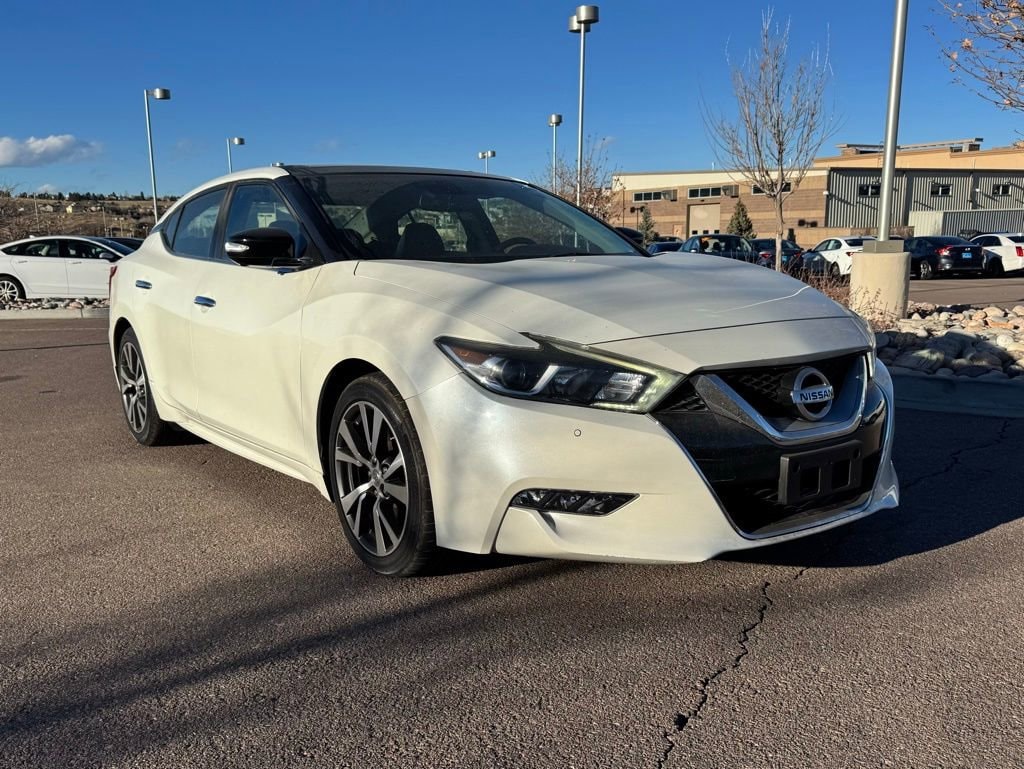 2017 Nissan Maxima Platinum's photo