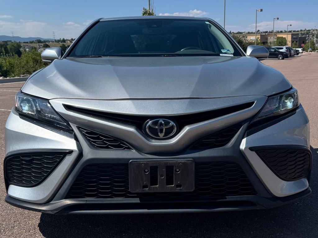 2021 Toyota Camry SE photo 2