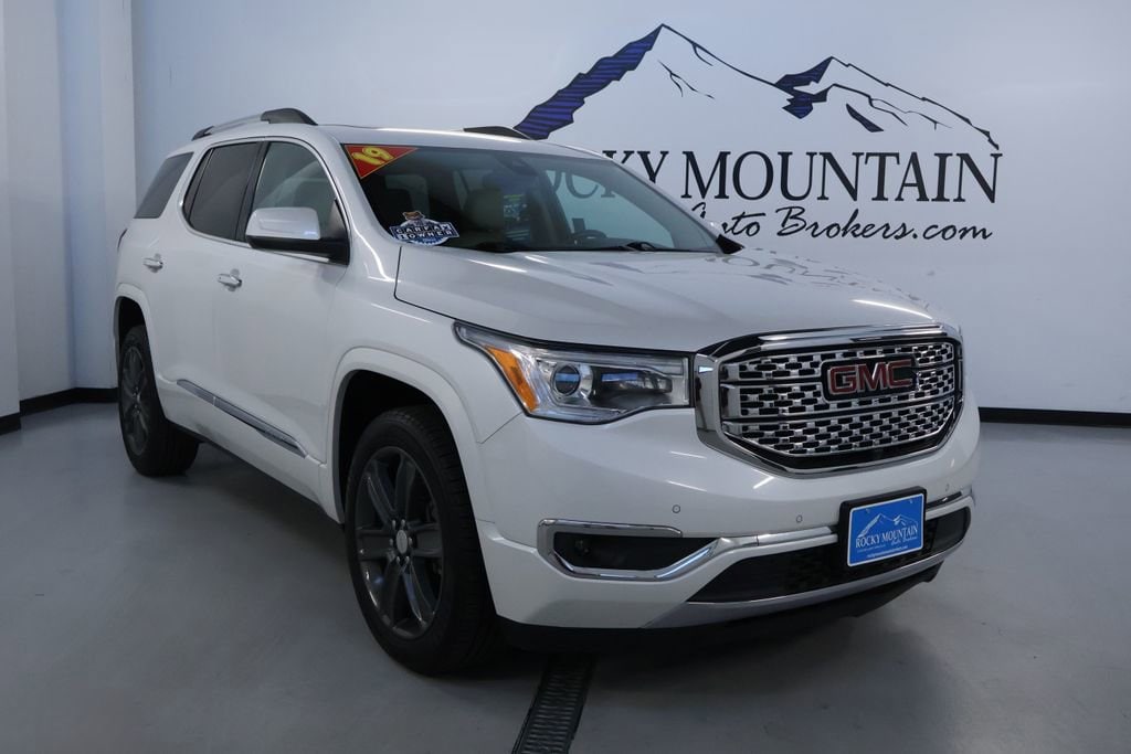 2019 GMC Acadia Denali's photo