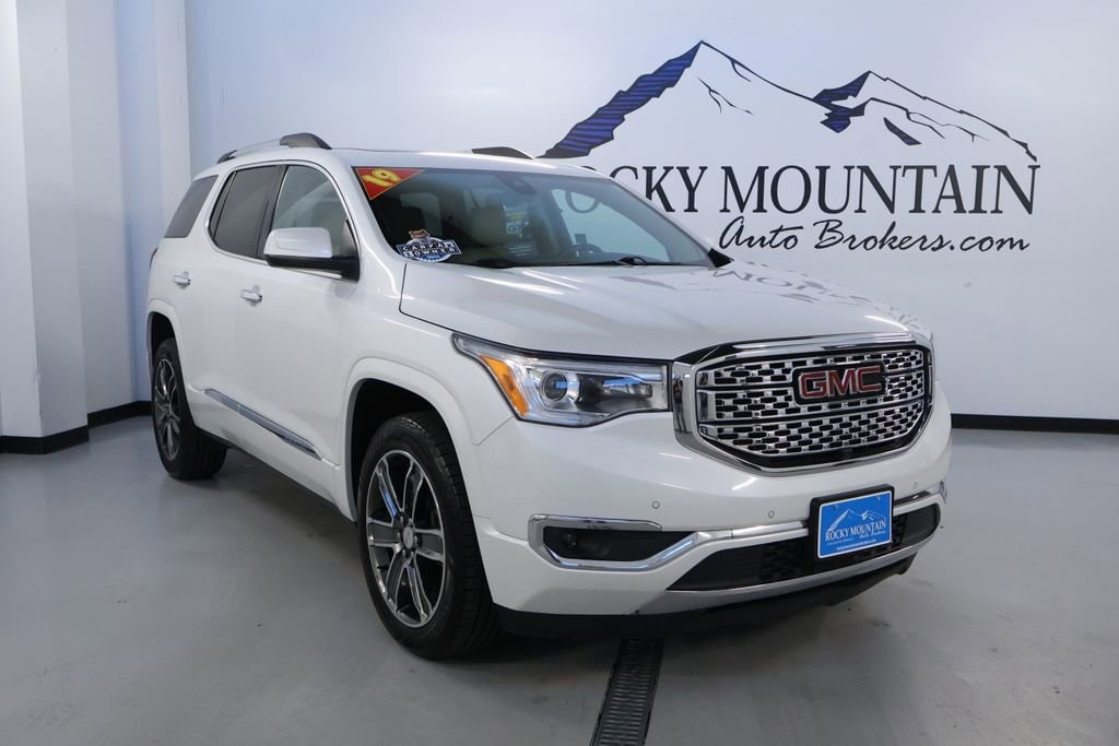 2019 GMC Acadia Denali's photo