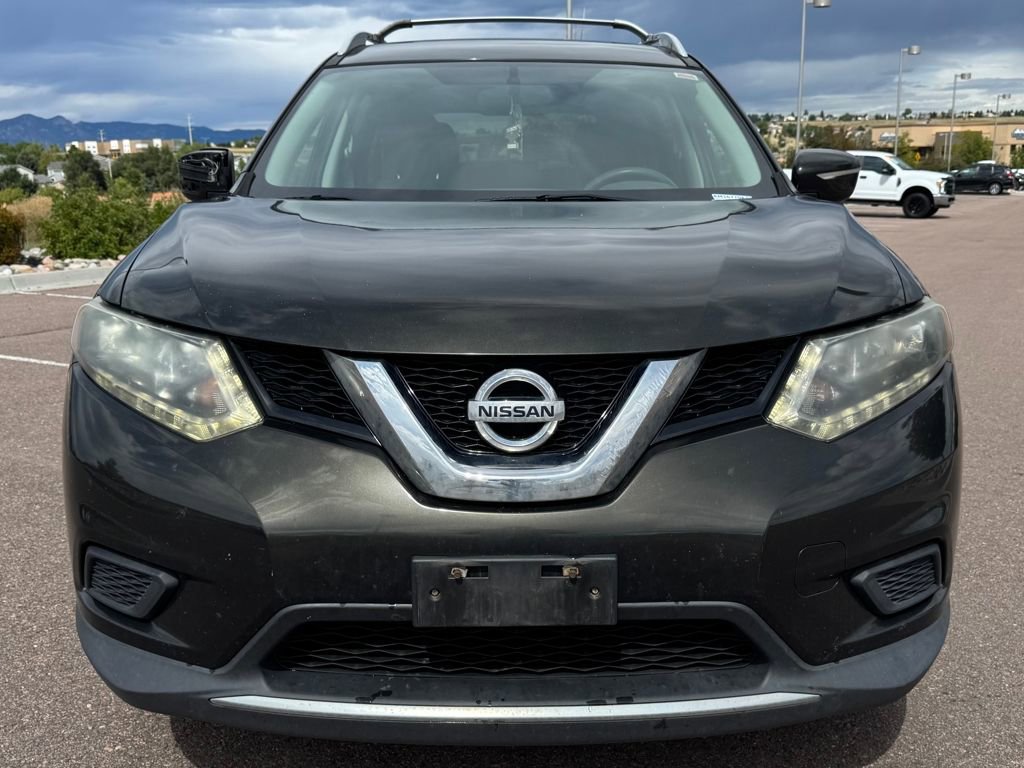 2015 Nissan Rogue SV photo 2