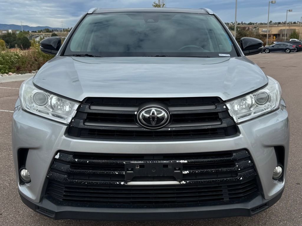 2017 Toyota Highlander XLE photo 2