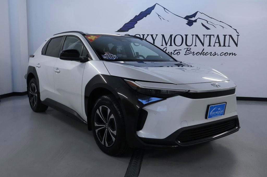 2024 Toyota bZ4X XLE's photo