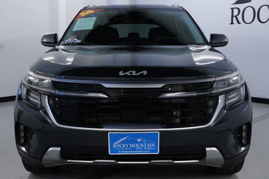 2024 Kia Seltos SX photo 2