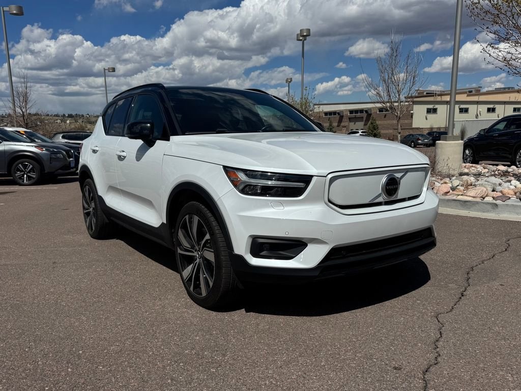 Crystal White 2021 Volvo XC40 Recharge Pure Electric P8 eAWD SUV / Crossover All-Wheel Drive Automatic