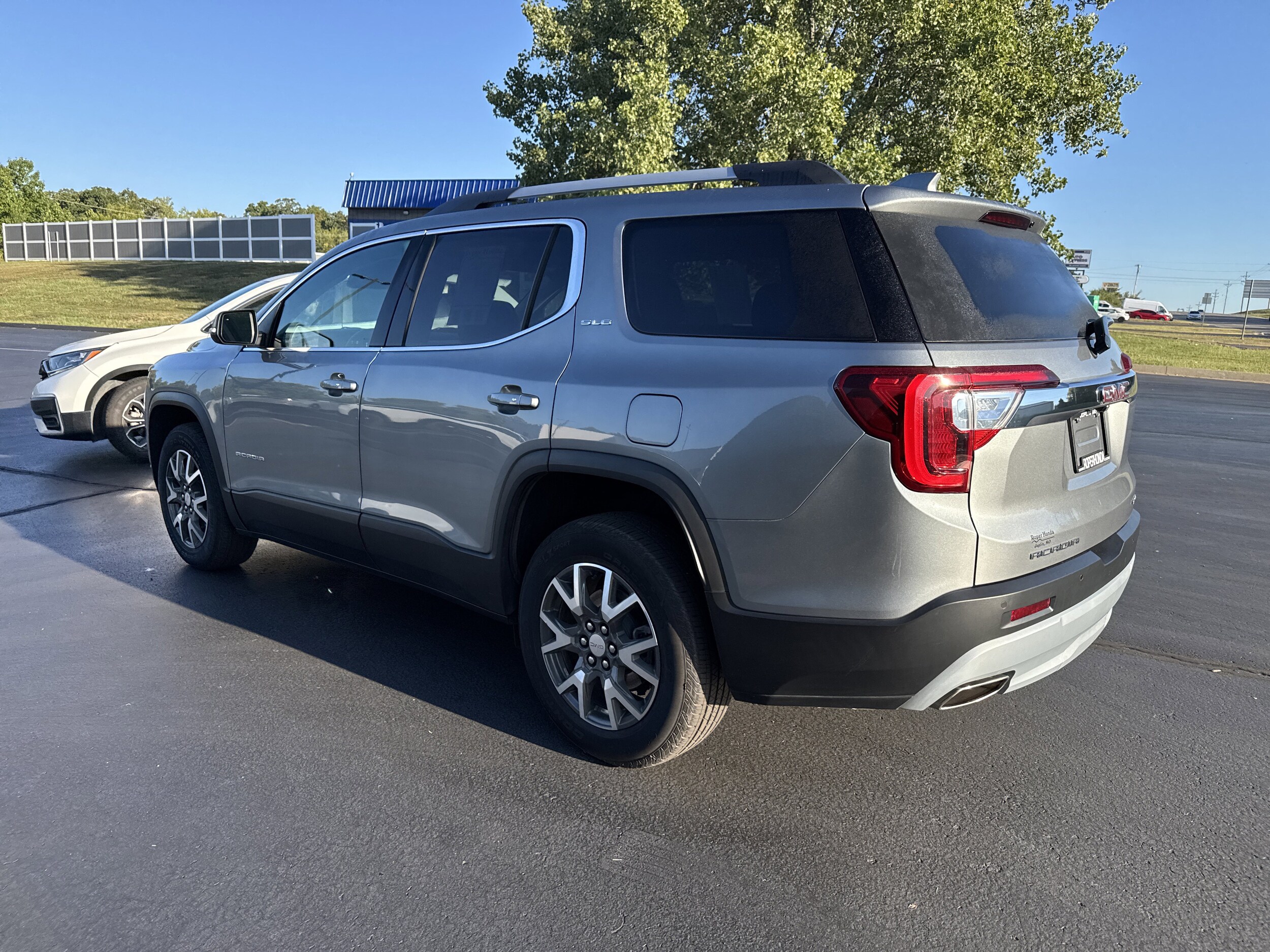 2023 Gmc Acadia SLE photo 3