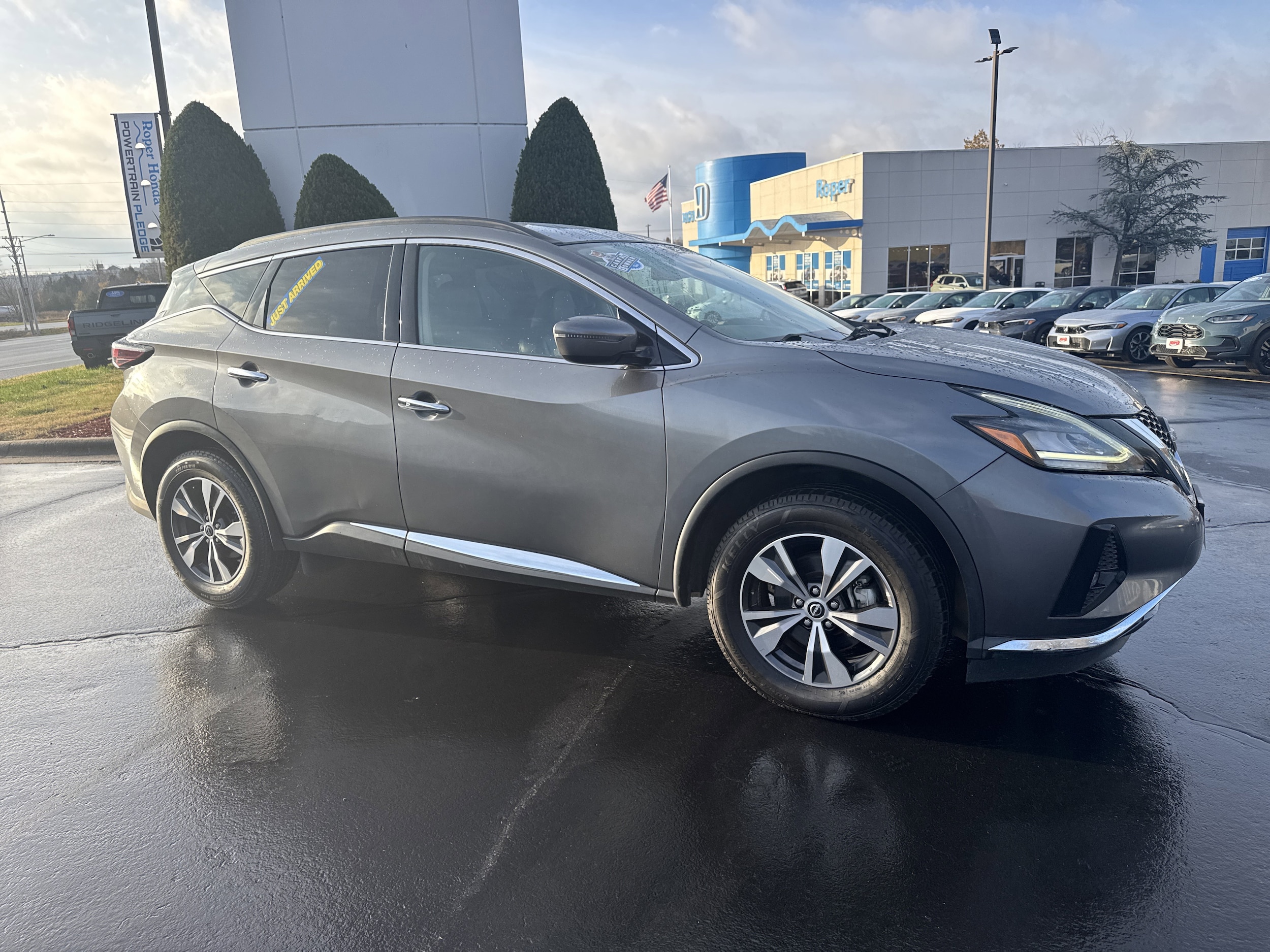 2023 Nissan Murano SV's photo