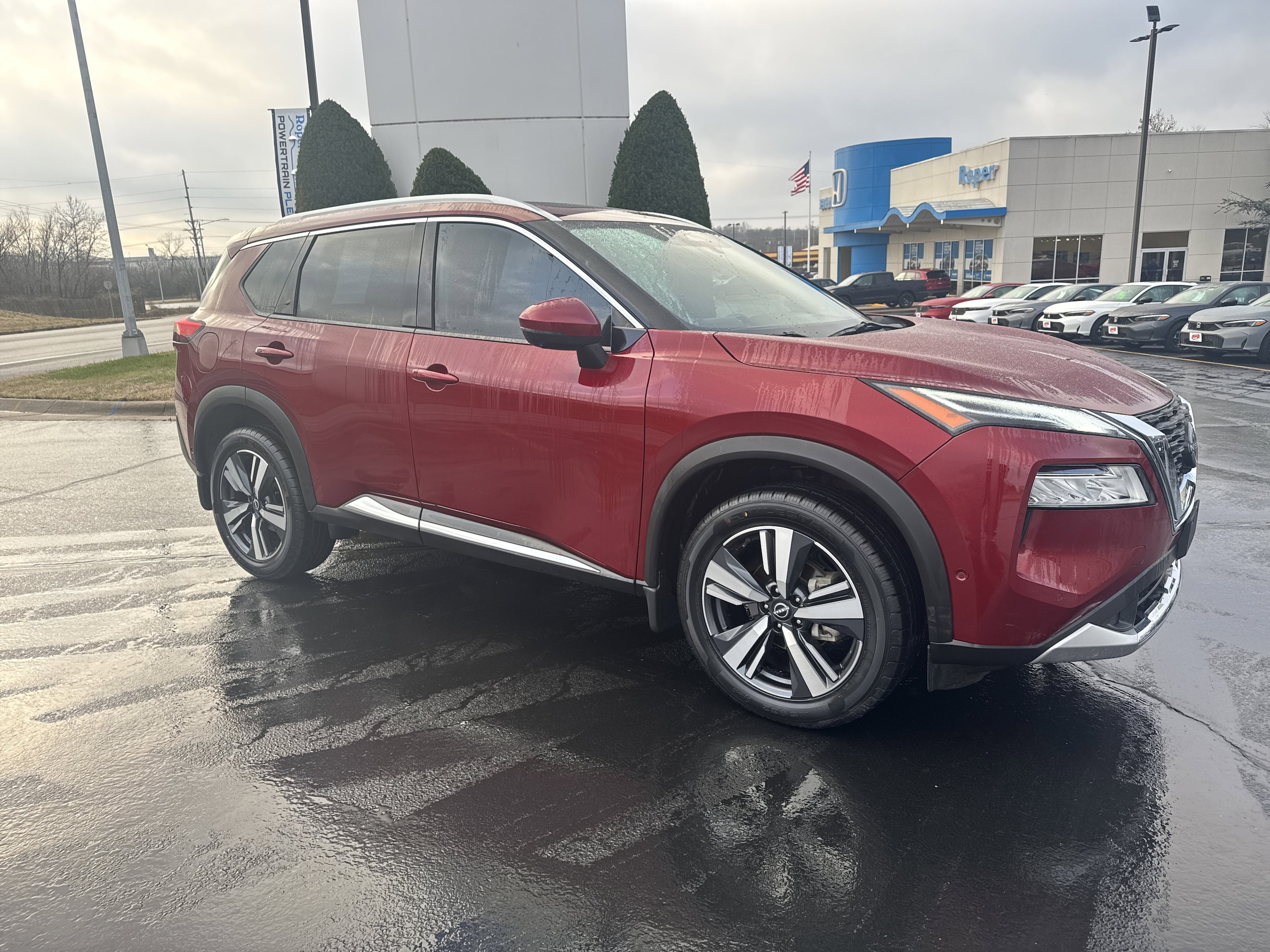 2023 Nissan Rogue Platinum's photo