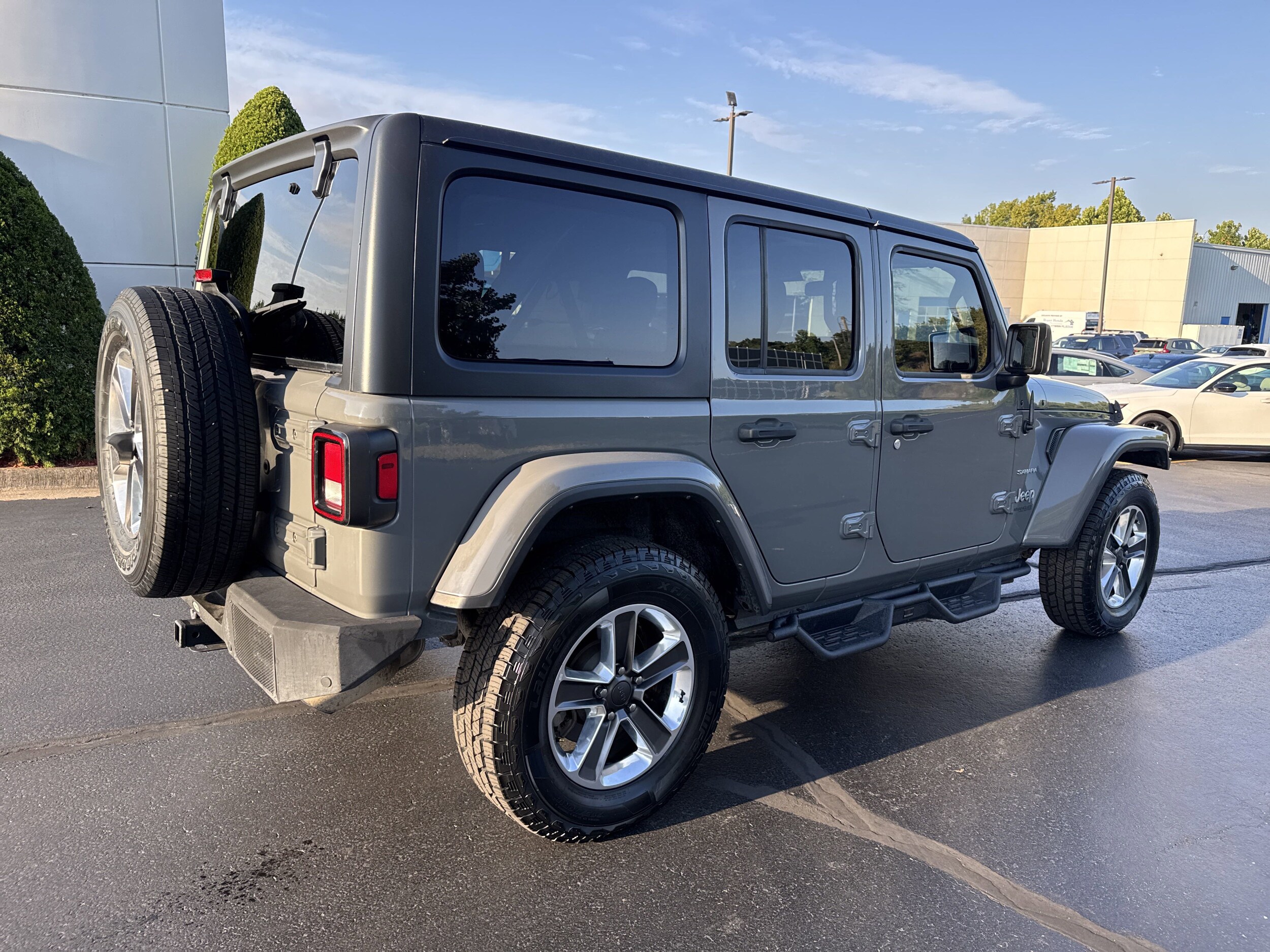 2021 Jeep Wrangler Unlimited Sahara photo 4
