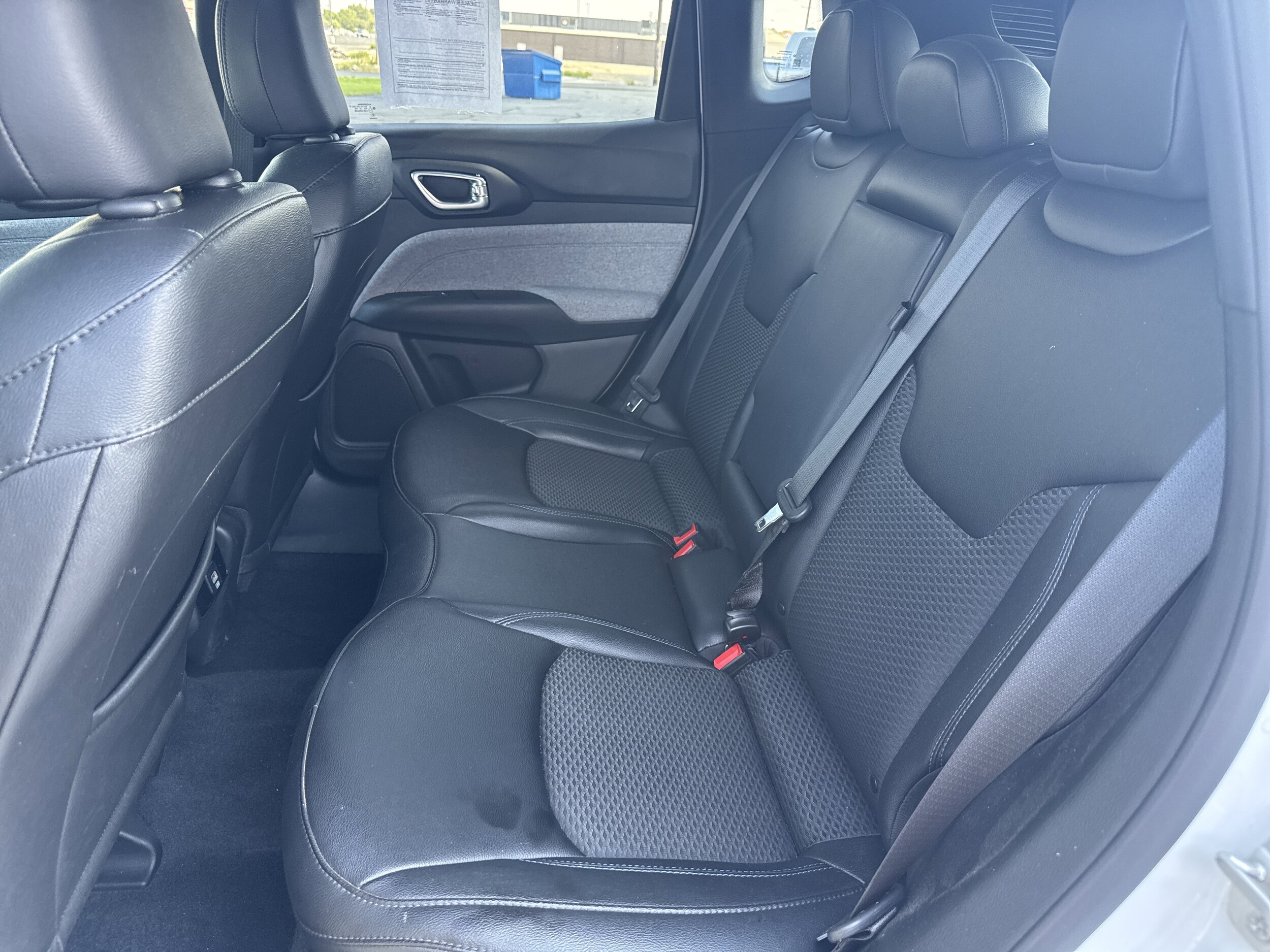 2024 Jeep Compass Latitude photo 3