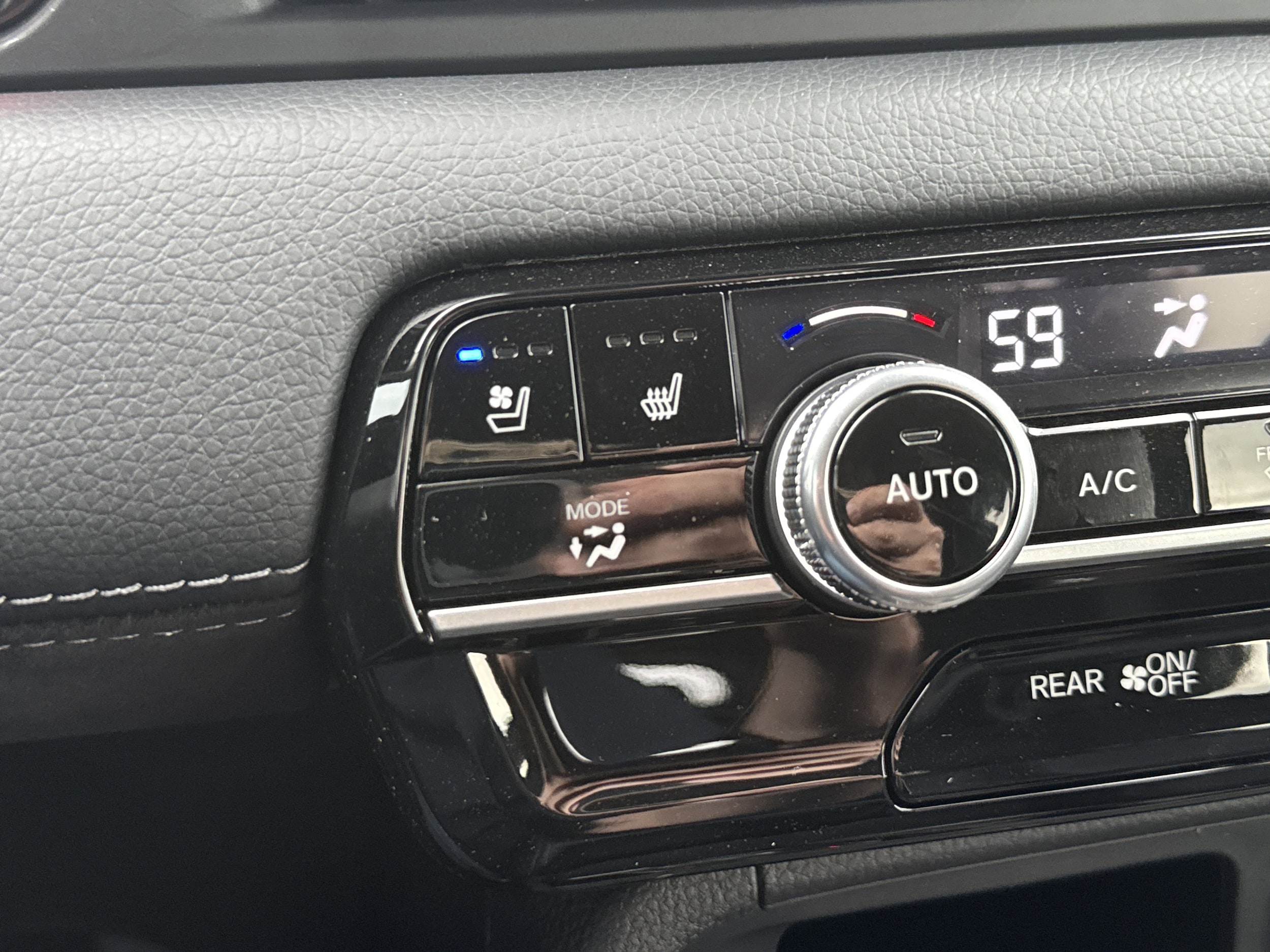 2026 Honda Pilot Elite - Photo 26