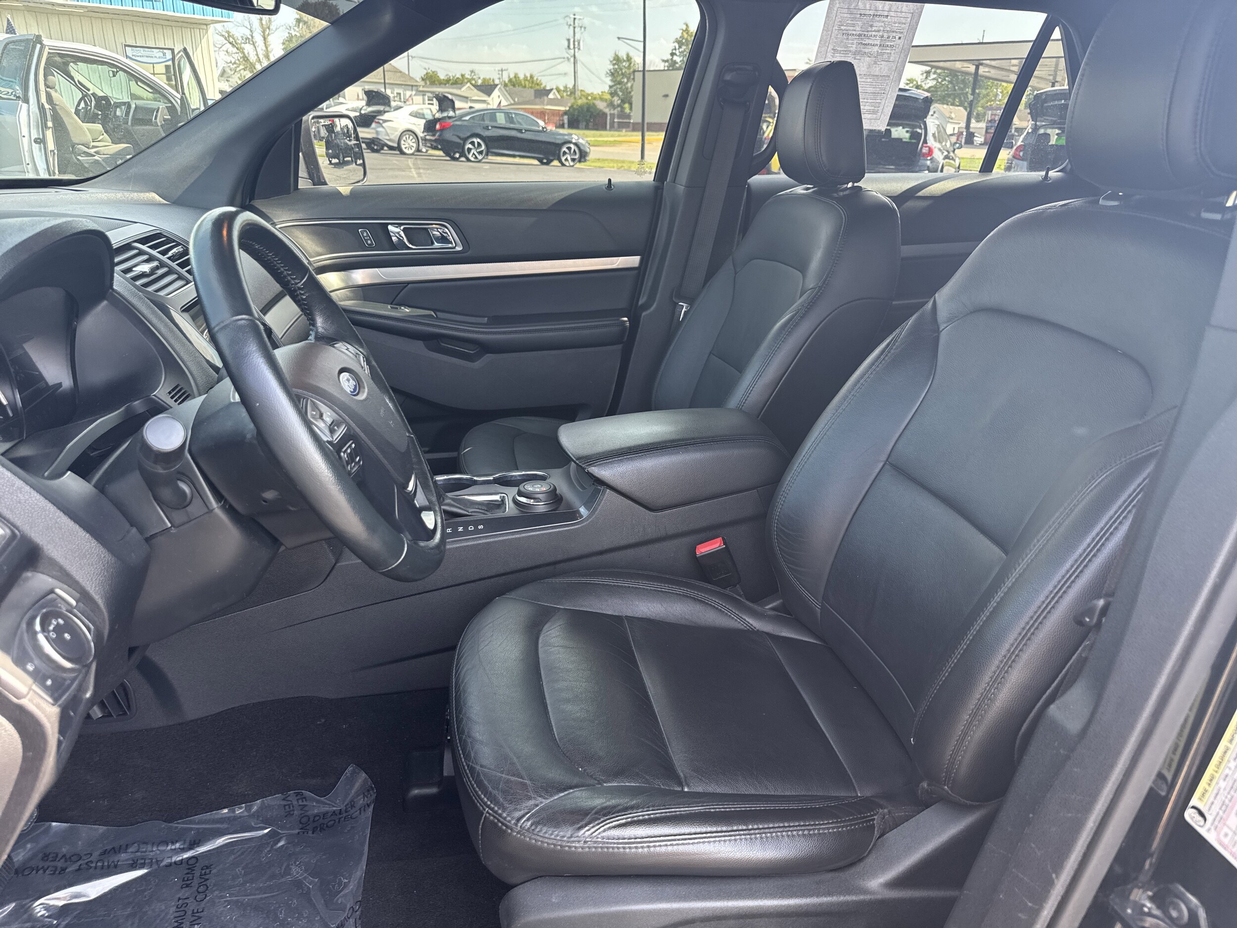2018 Ford Explorer XLT photo 3