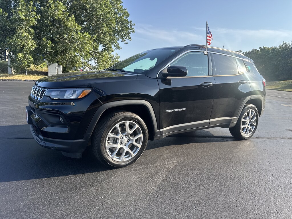 Used 2024 Jeep Compass Latitude Lux SUV