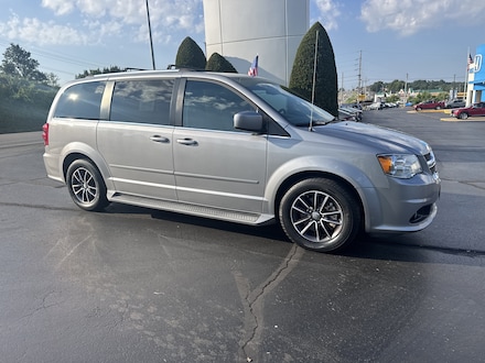 2017 Dodge Grand Caravan SXT Van