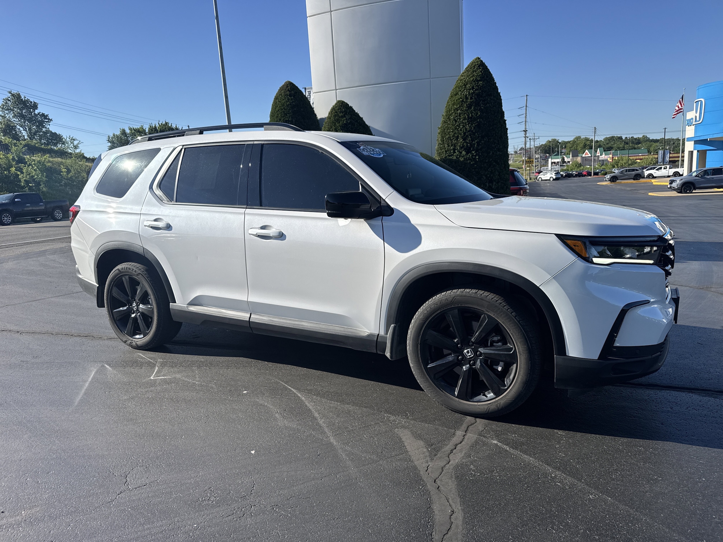 2025 Honda Pilot Black Edition AWD's photo