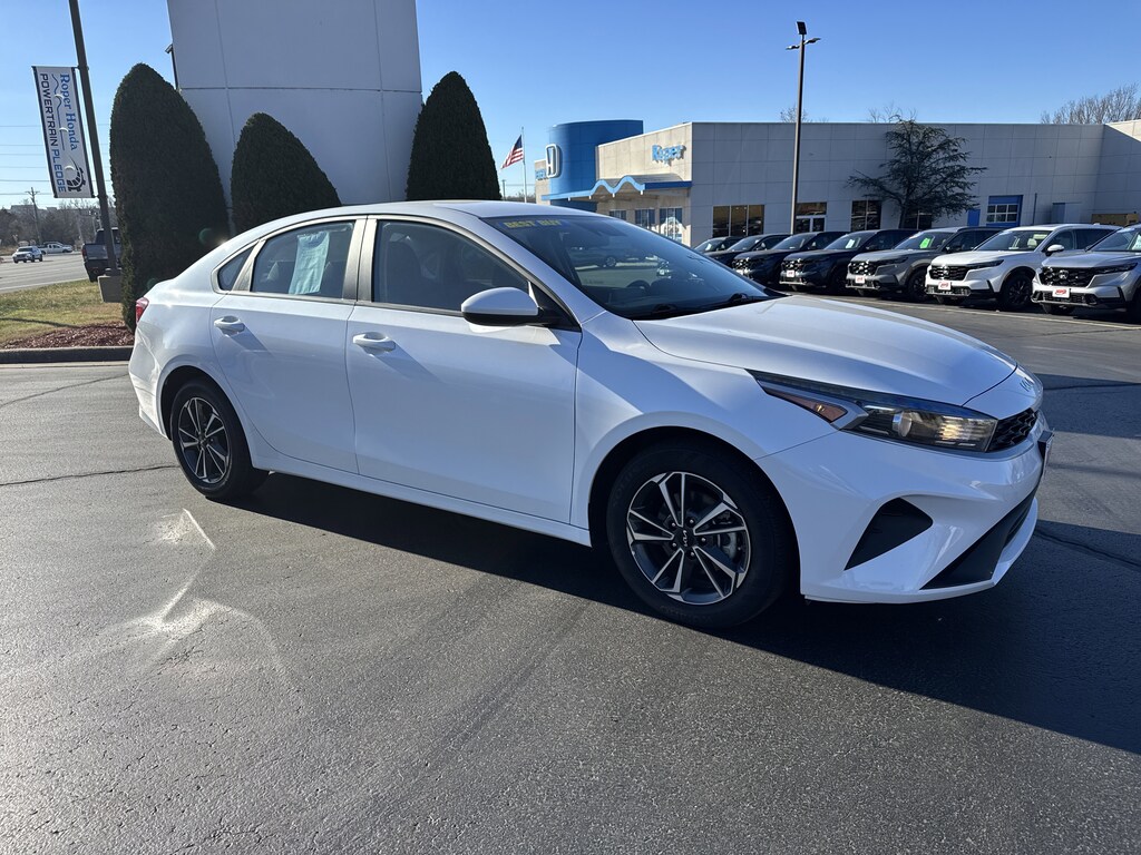 Used 2024 Kia Forte LXS Sedan