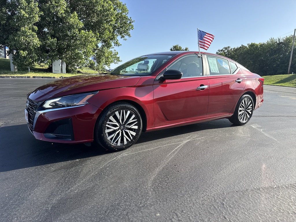 Used 2025 Nissan Altima SV Sedan