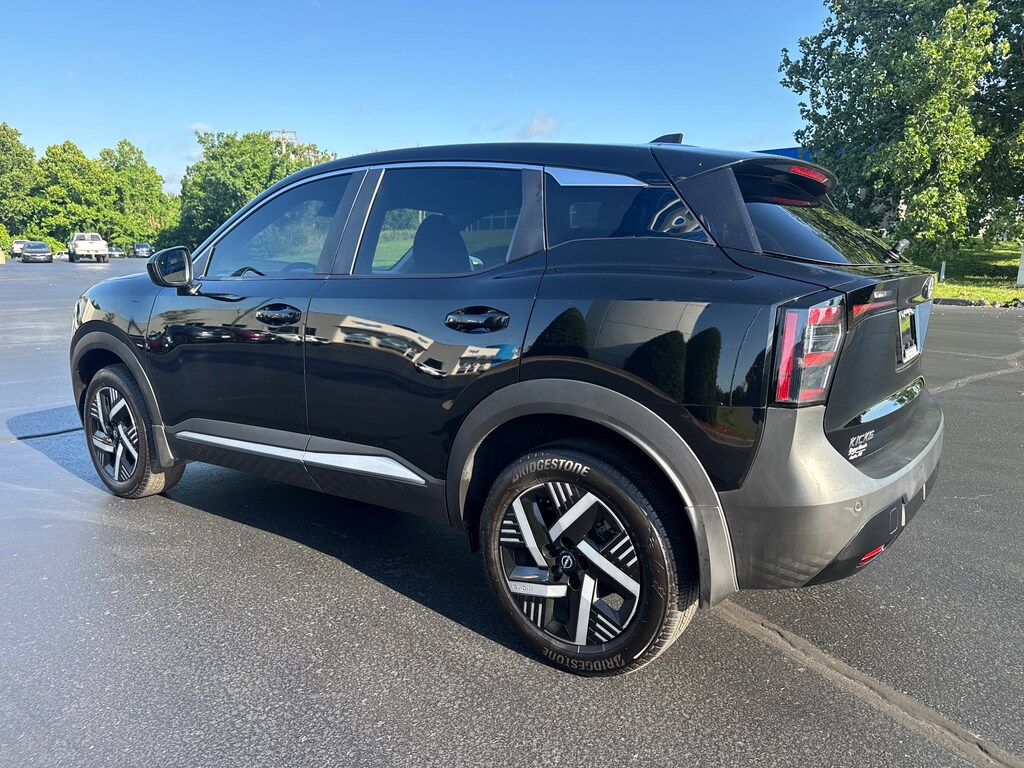 Used 2025 Nissan Kicks SV SUV