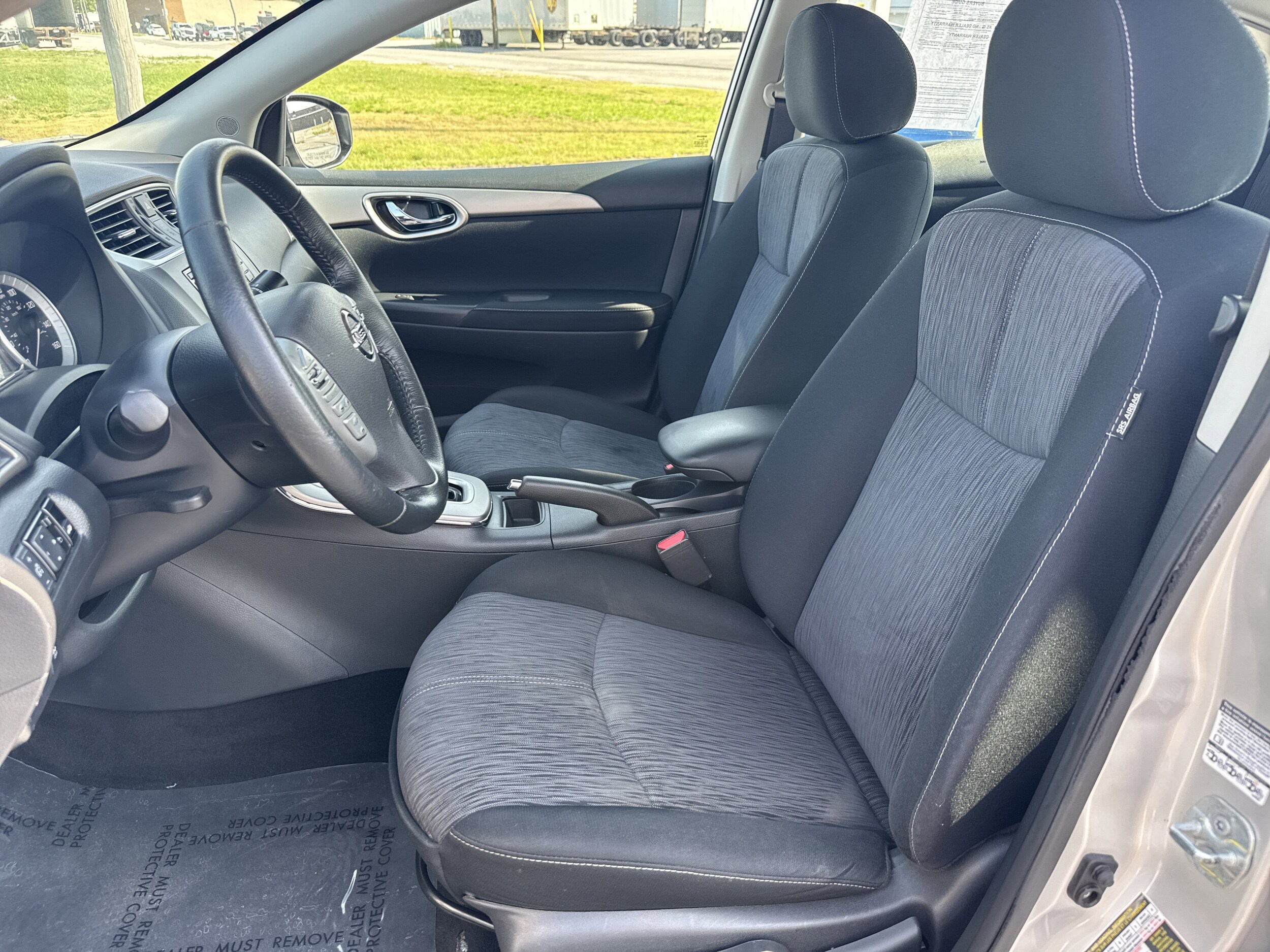 2015 Nissan Sentra SV photo 3