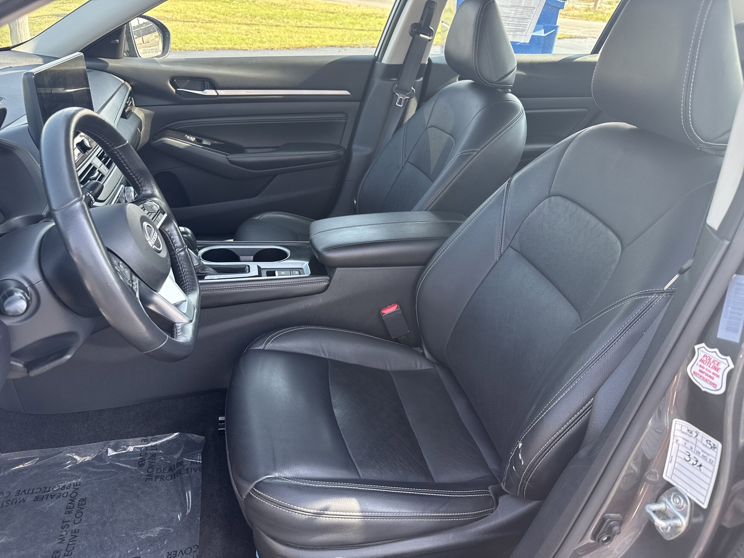 2023 Nissan Altima SL photo 3