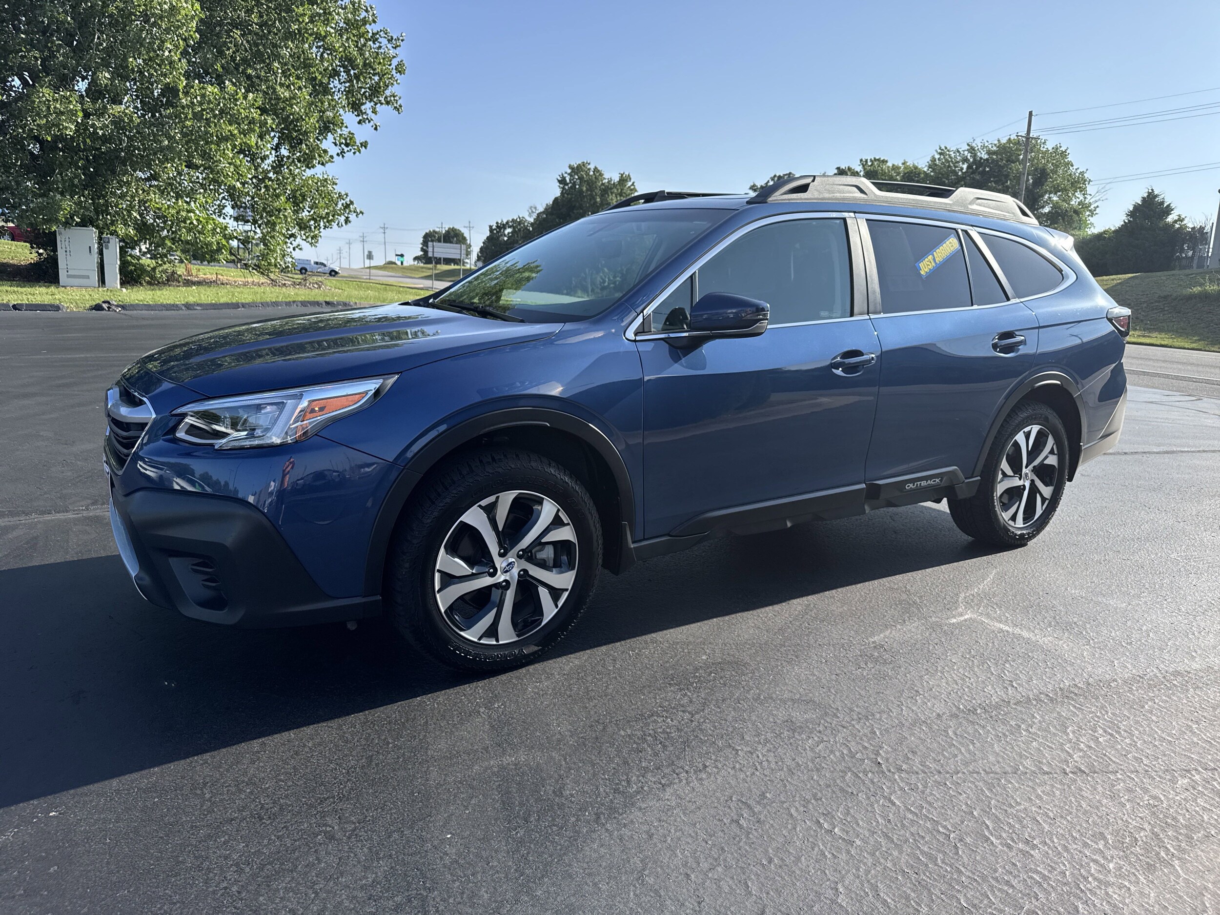 2022 Subaru Outback Limited photo 2