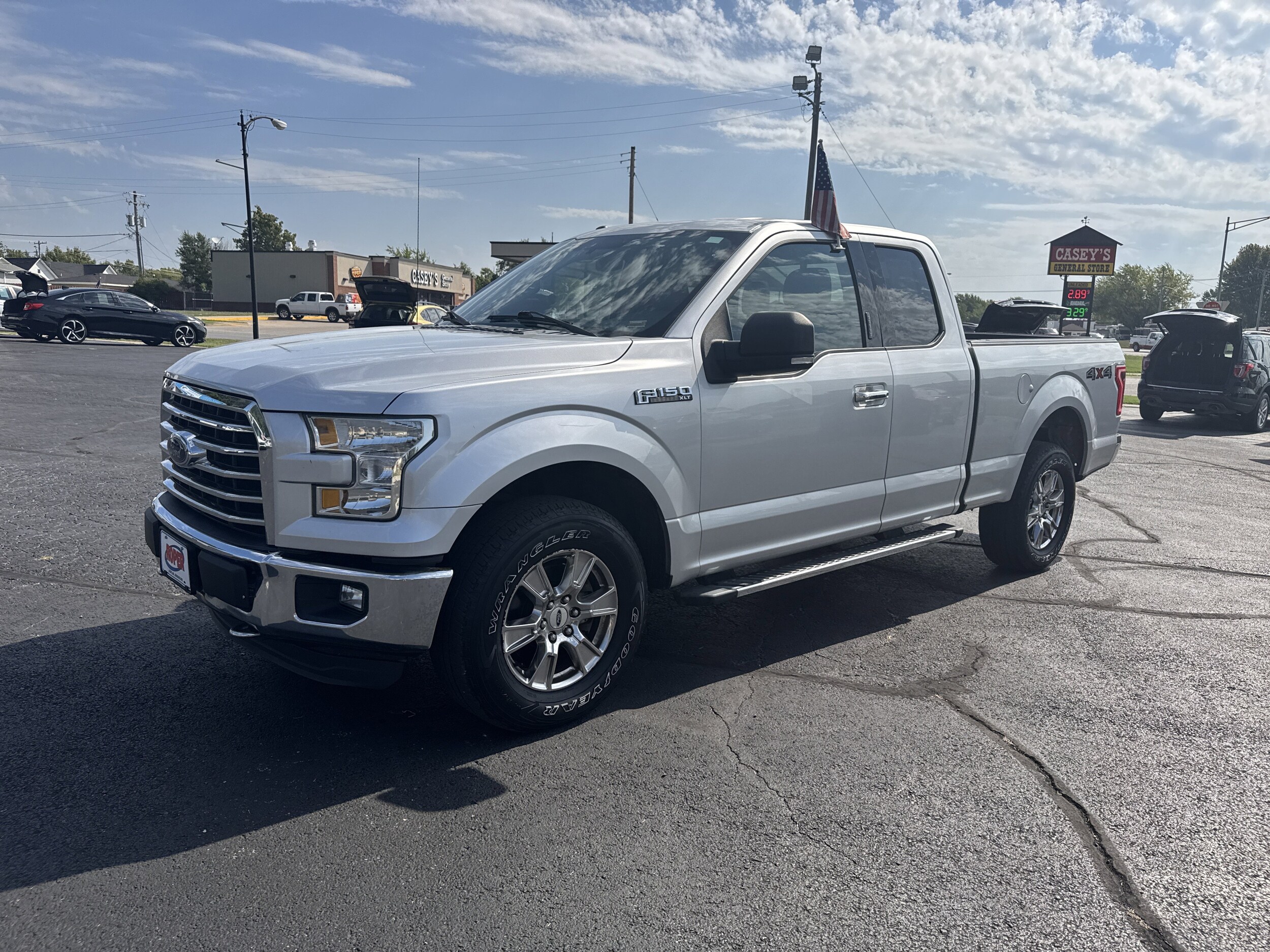 2015 Ford F-150 XLT photo 2