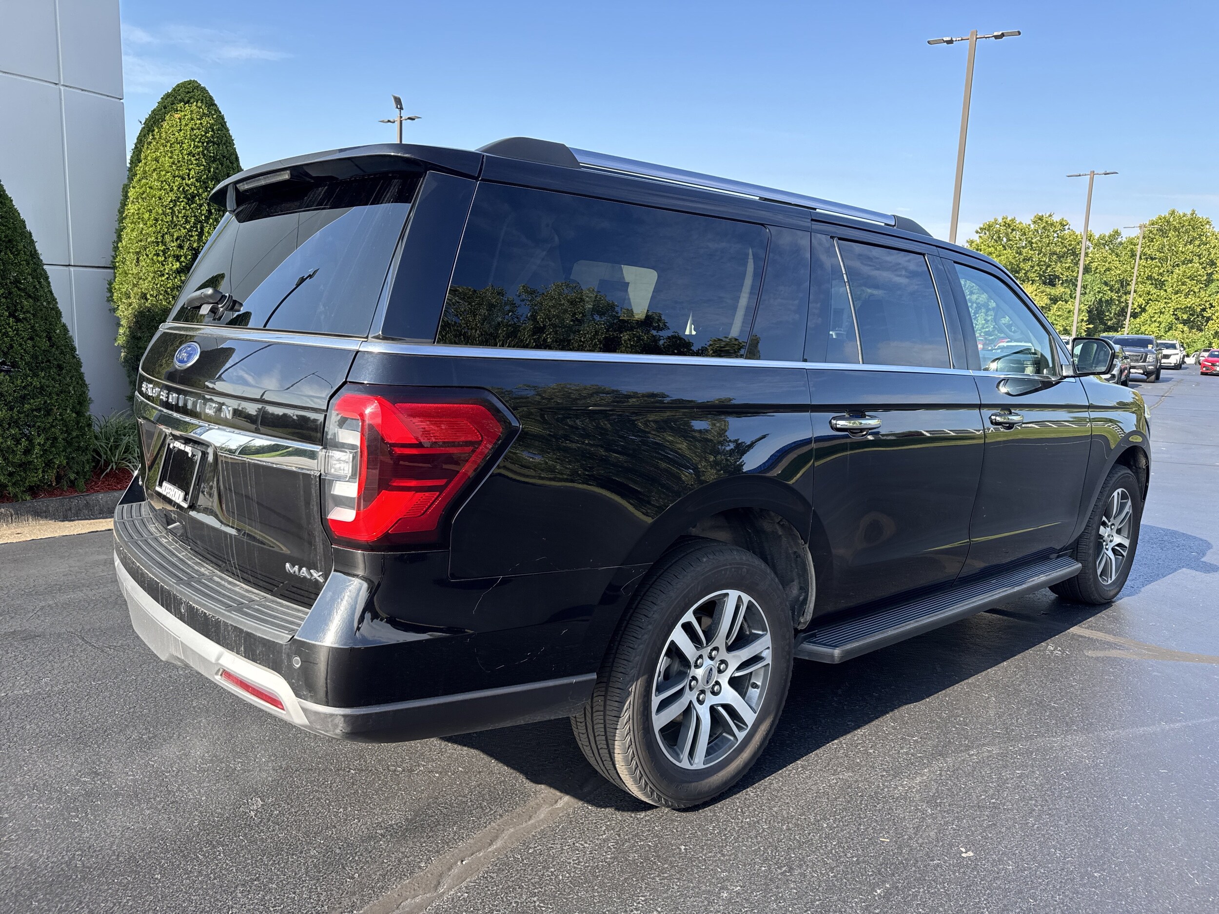 2024 Ford Expedition MAX Limited photo 4