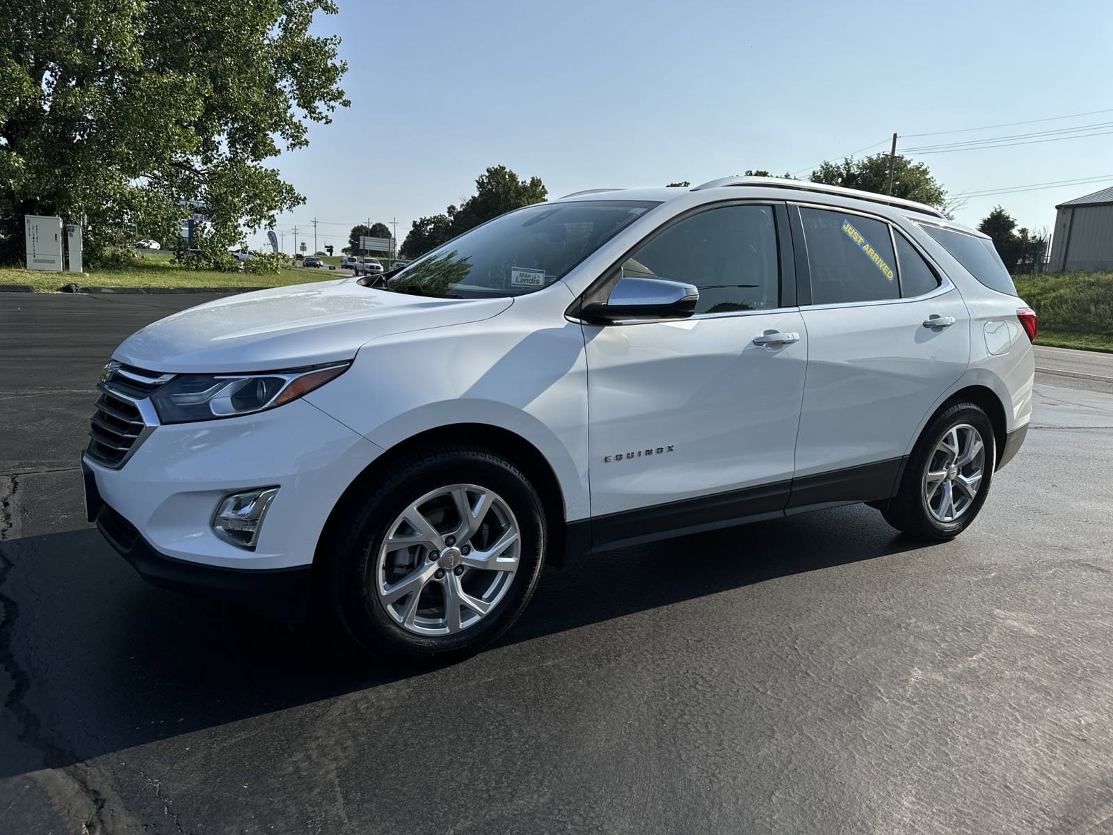 Used 2021 Chevrolet Equinox Premier with VIN 3GNAXXEV4MS162359 for sale in Joplin, MO