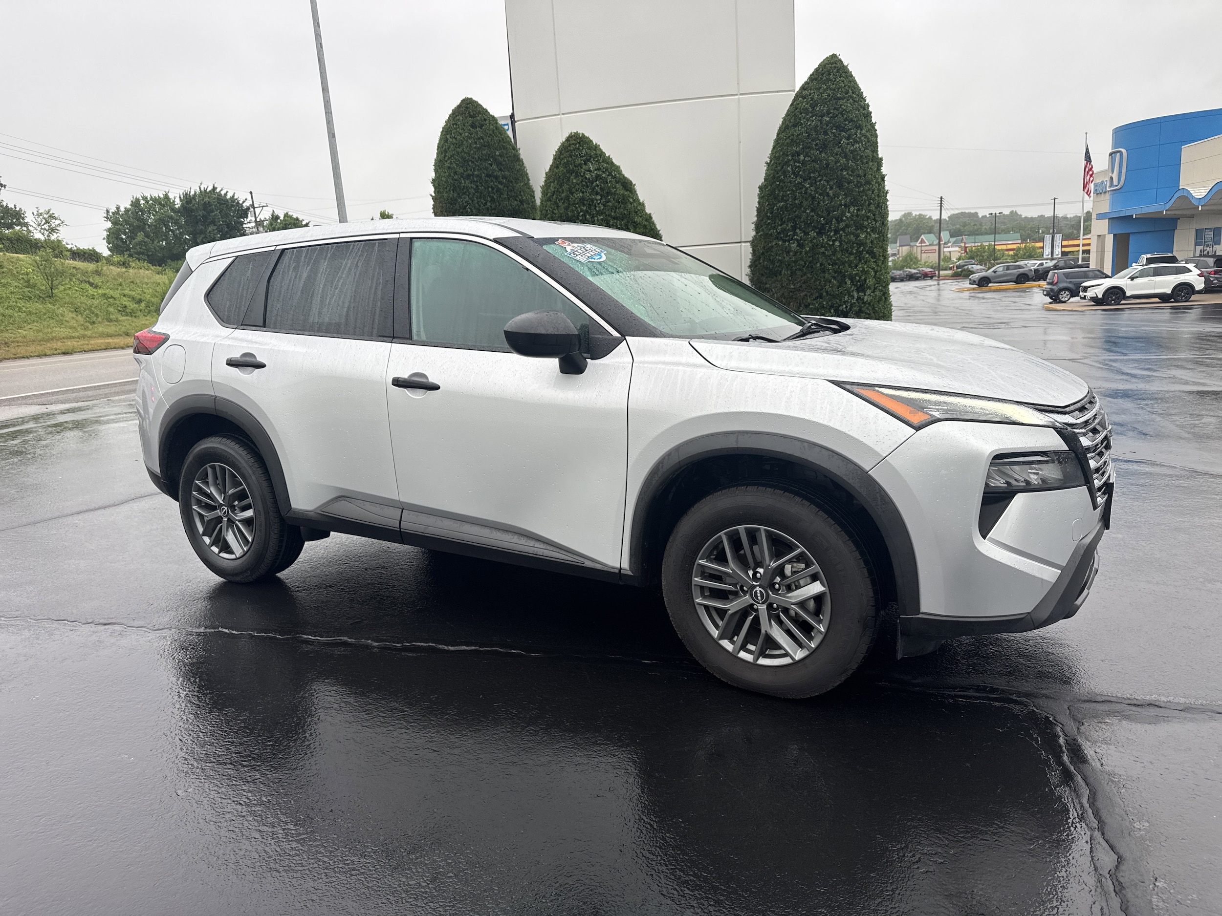 2024 Nissan Rogue's photo