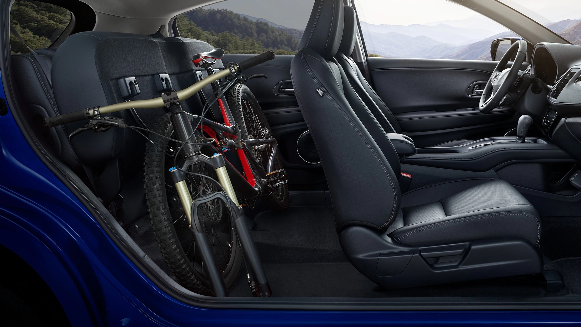 New Honda HR-V hauling bycicle