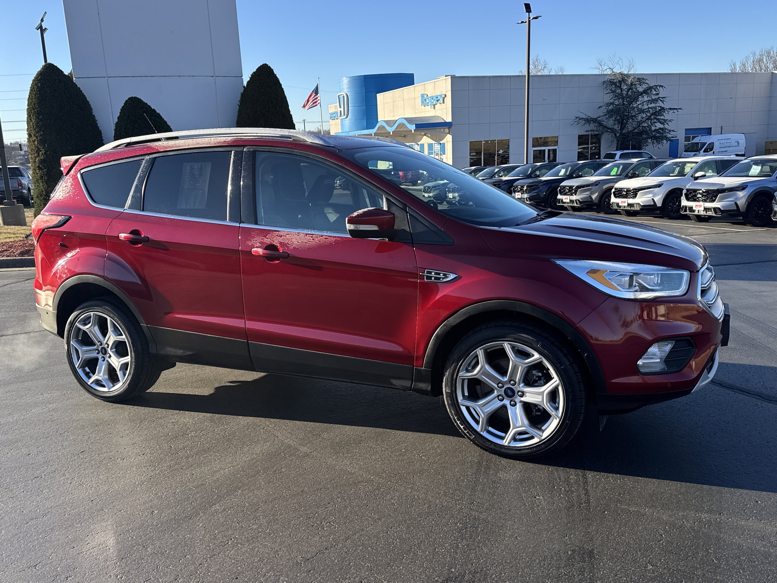 2019 Ford Escape Titanium's photo