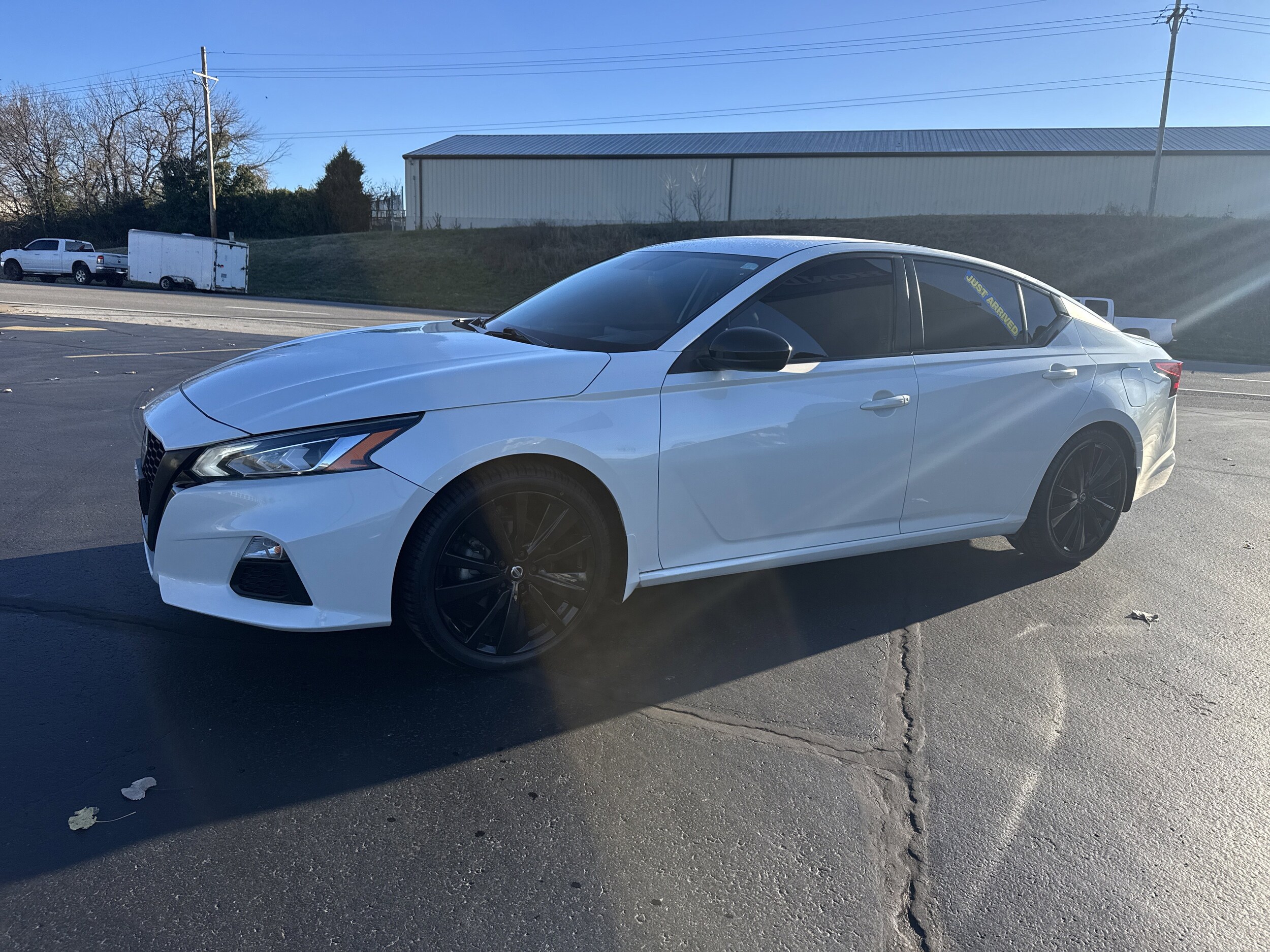 2019 Nissan Altima 2.5 SR photo 2