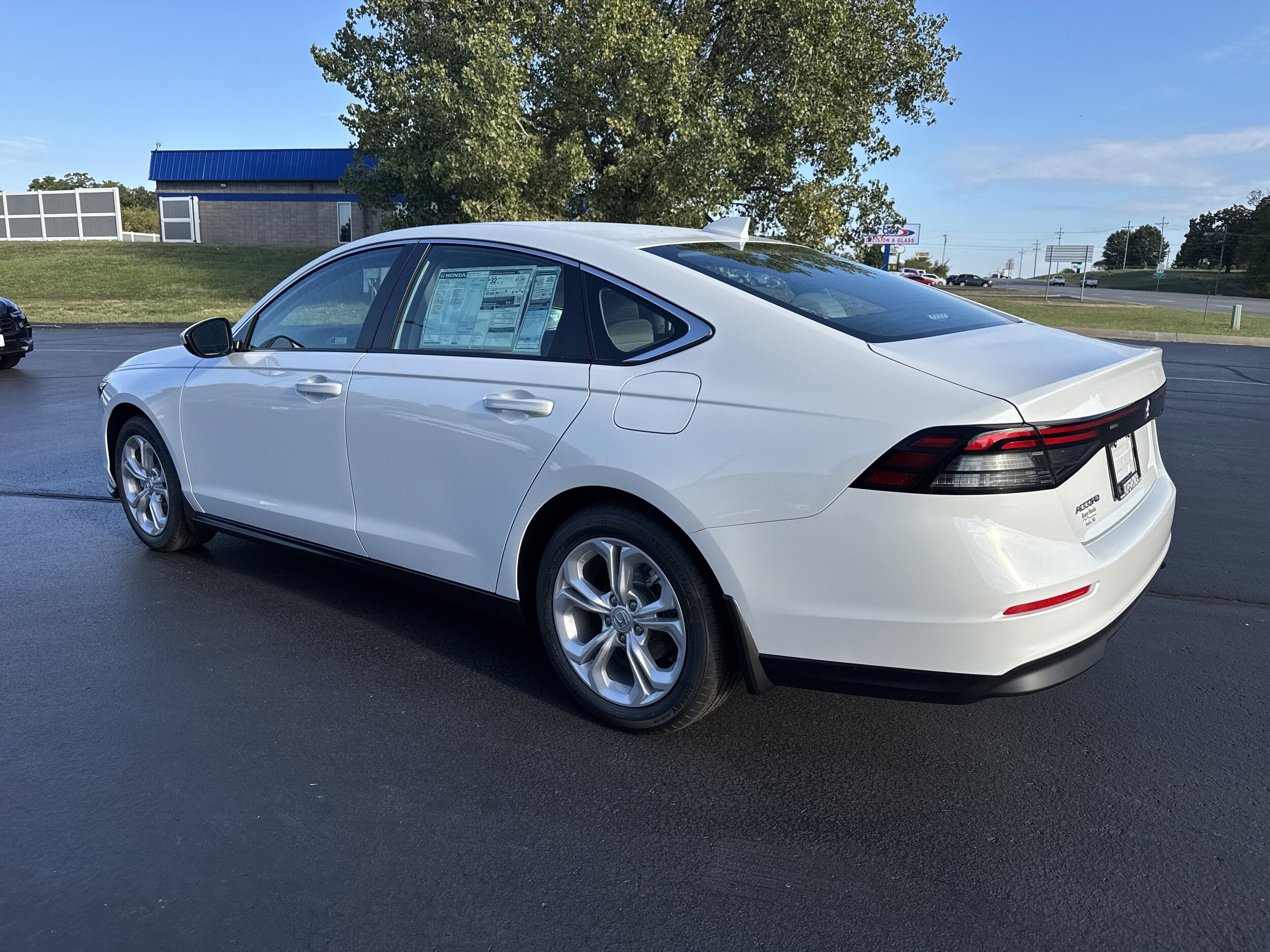 2025 Honda Accord LX photo 3