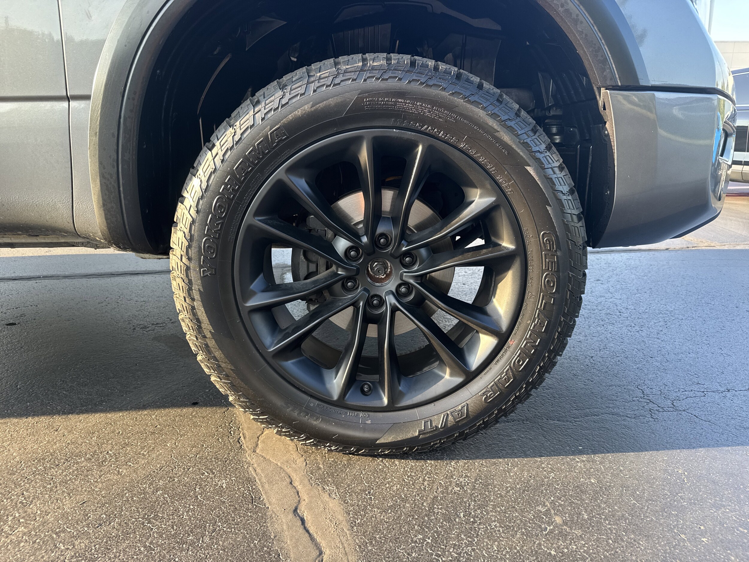 2020 Nissan Titan PRO-4X photo 2
