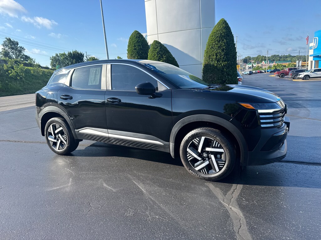 Used 2025 Nissan Kicks SV SUV