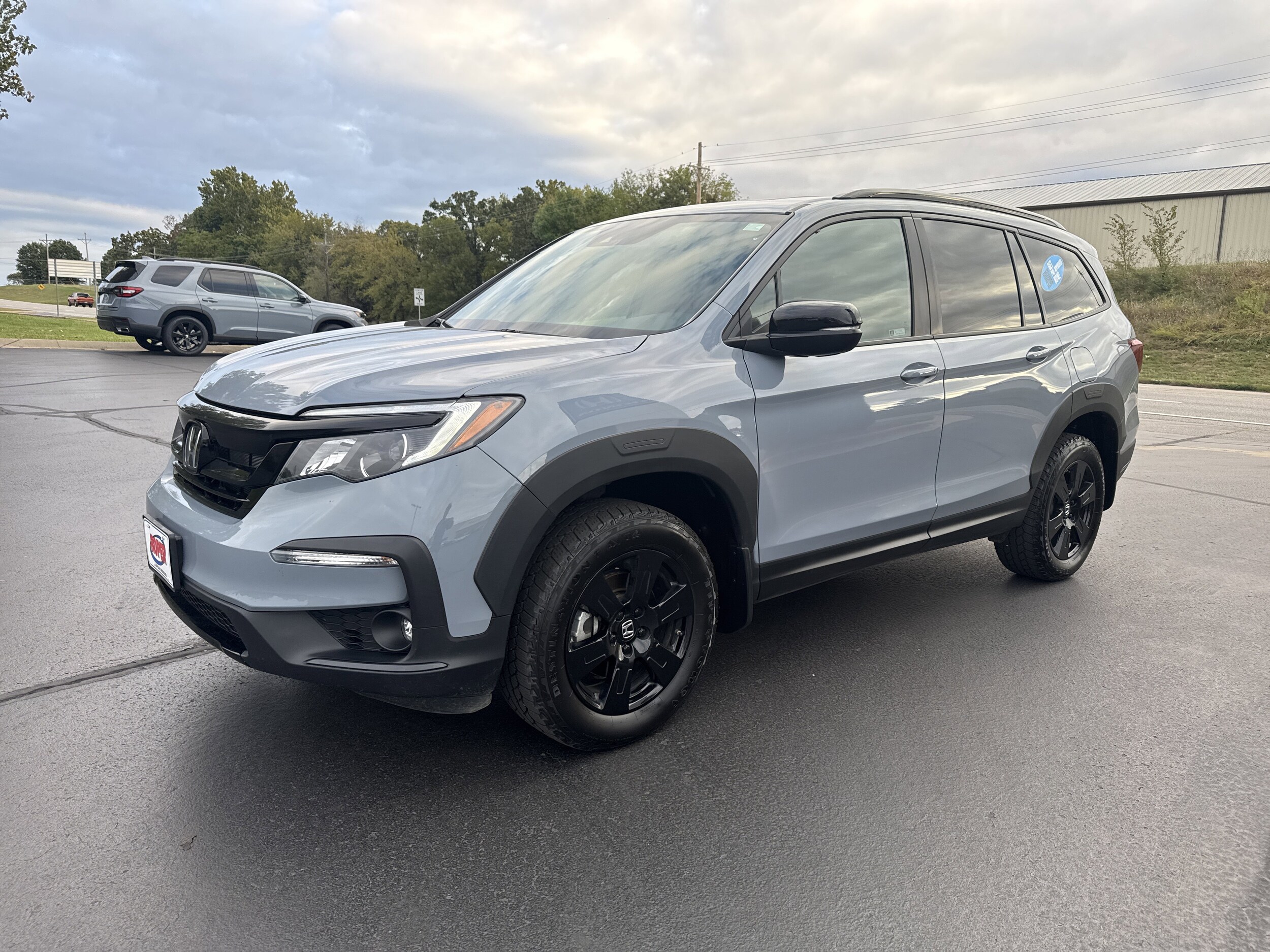 2022 Honda Pilot TrailSport photo 2