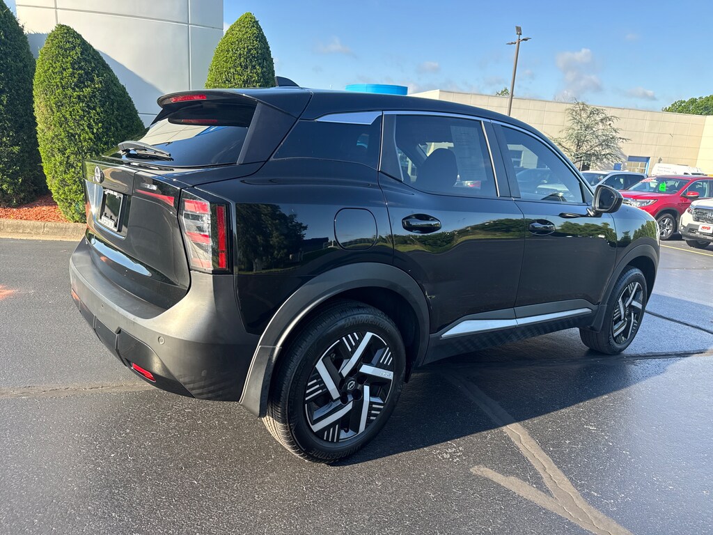 Used 2025 Nissan Kicks SV SUV